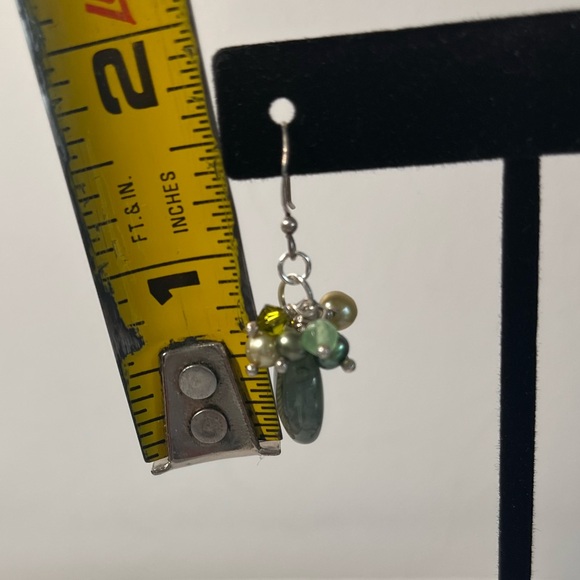 Green Gemstone and Pearl Earrings. 925 hook posts - Picture 4 of 7